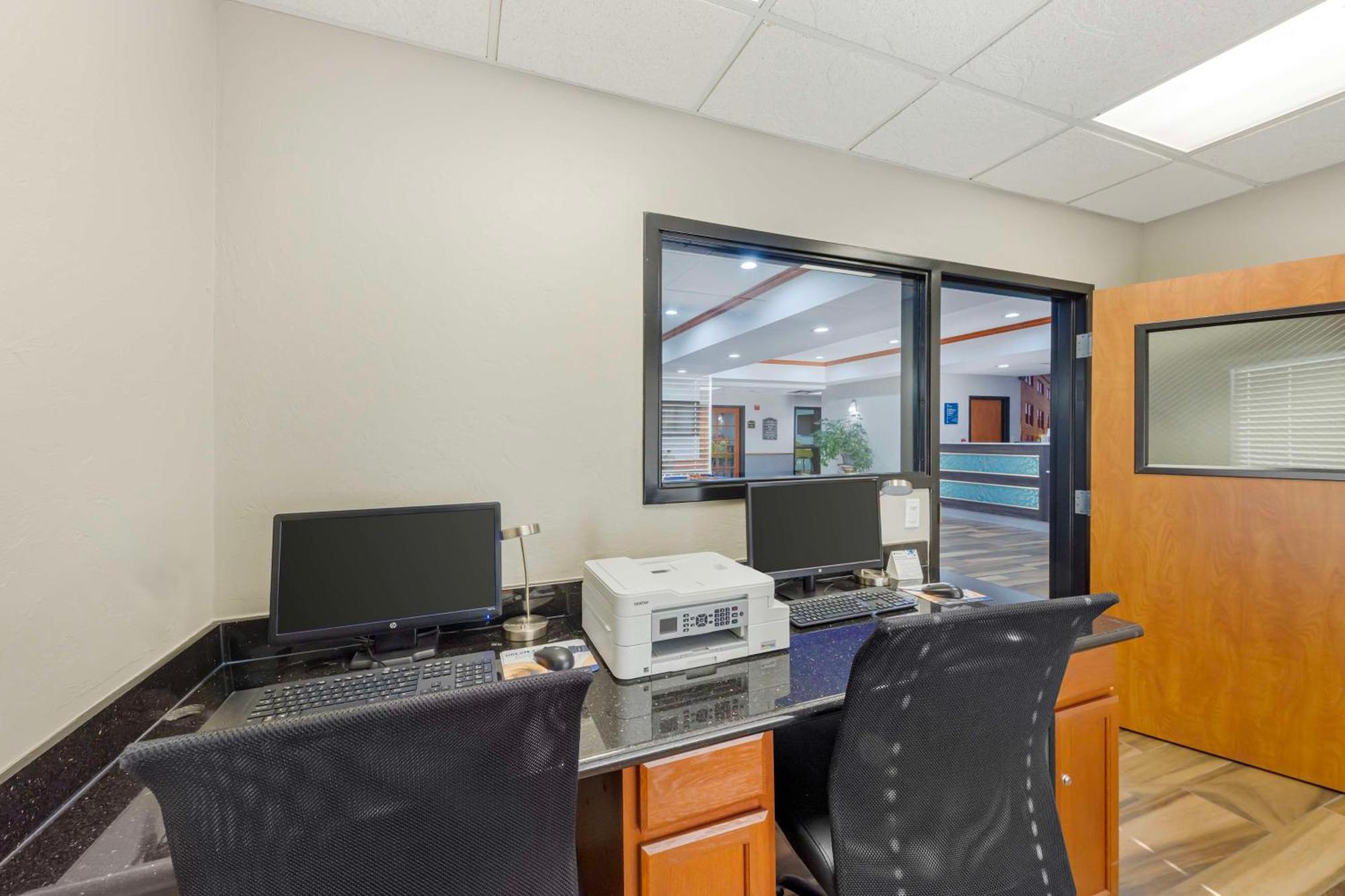 Best Western Plus Midwest City Inn & Suites Экстерьер фото