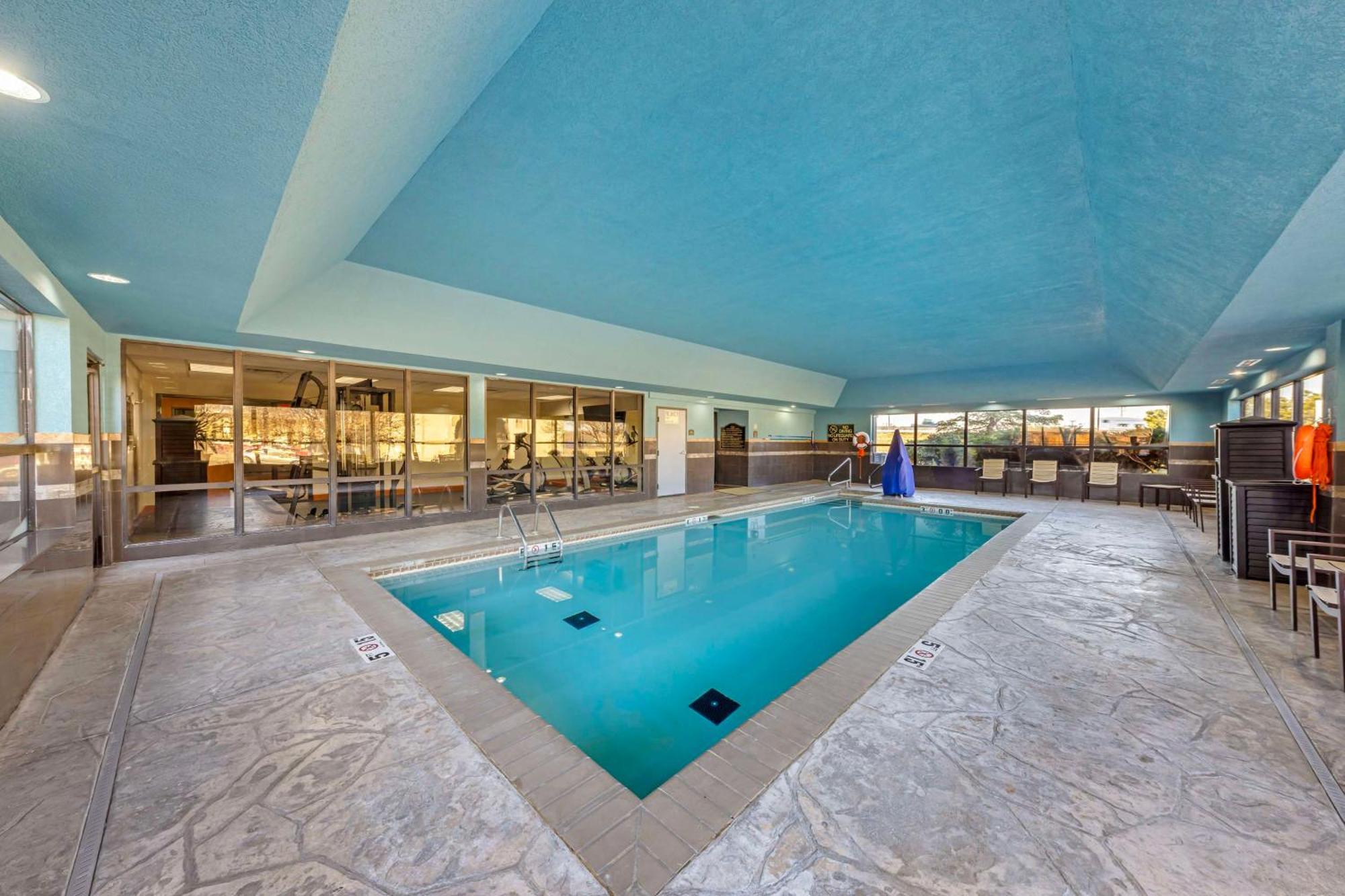 Best Western Plus Midwest City Inn & Suites Экстерьер фото