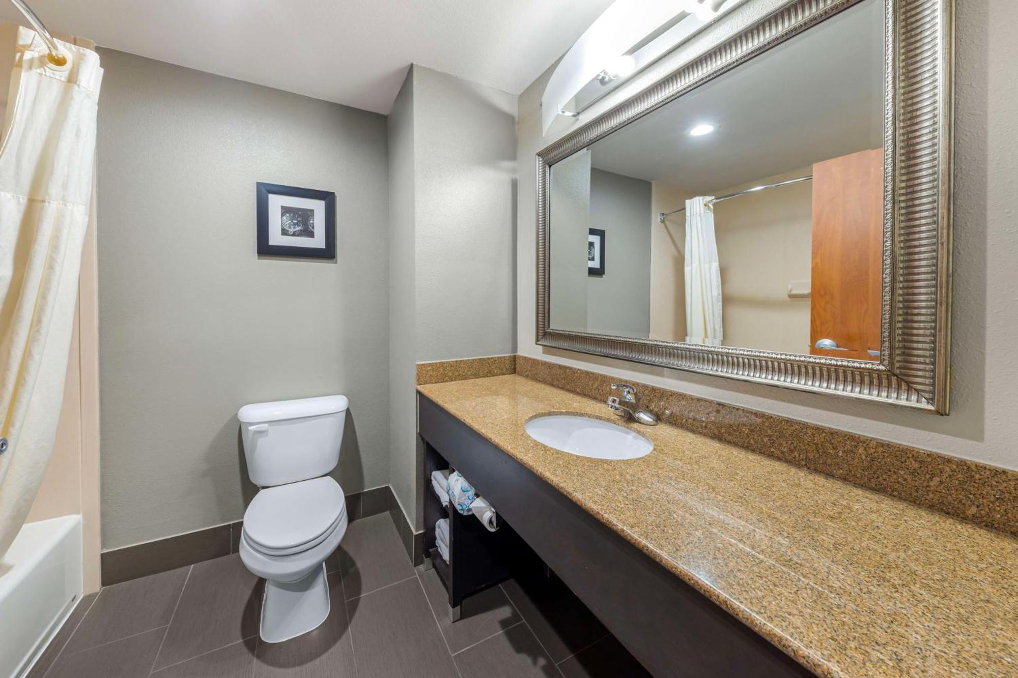 Best Western Plus Midwest City Inn & Suites Экстерьер фото