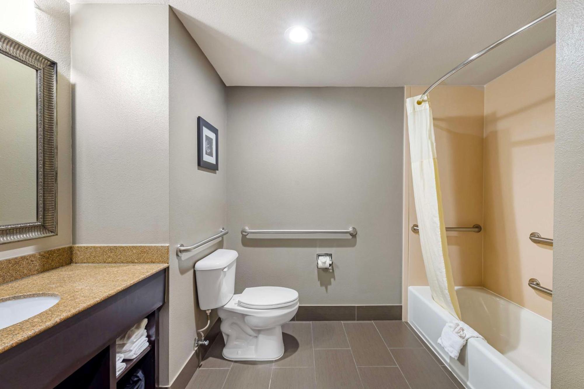 Best Western Plus Midwest City Inn & Suites Экстерьер фото