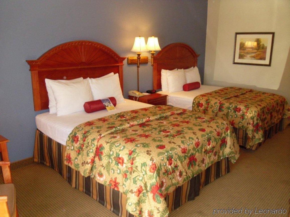 Best Western Plus Midwest City Inn & Suites Номер фото