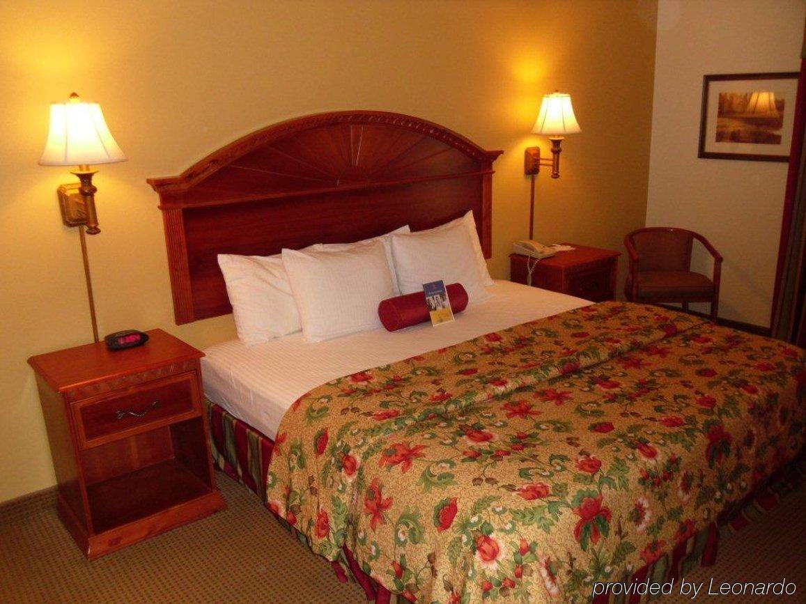 Best Western Plus Midwest City Inn & Suites Номер фото
